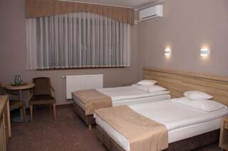 Отель TSA Restauracja Hotel Aquarius Odolion Двухместный номер с 1 кроватью или 2 отдельными кроватями-3