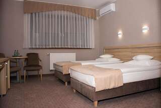 Отель TSA Restauracja Hotel Aquarius Odolion Двухместный номер с 1 кроватью или 2 отдельными кроватями-4
